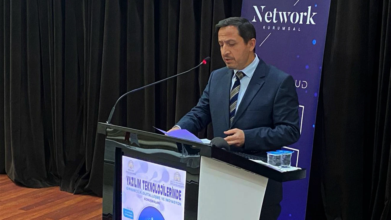 Selçuk Üniversitesinde ‘Yazılım Teknolojilerinde Girişimcilik, Dijitalleşme ve İnovasyon’ konuşuldu